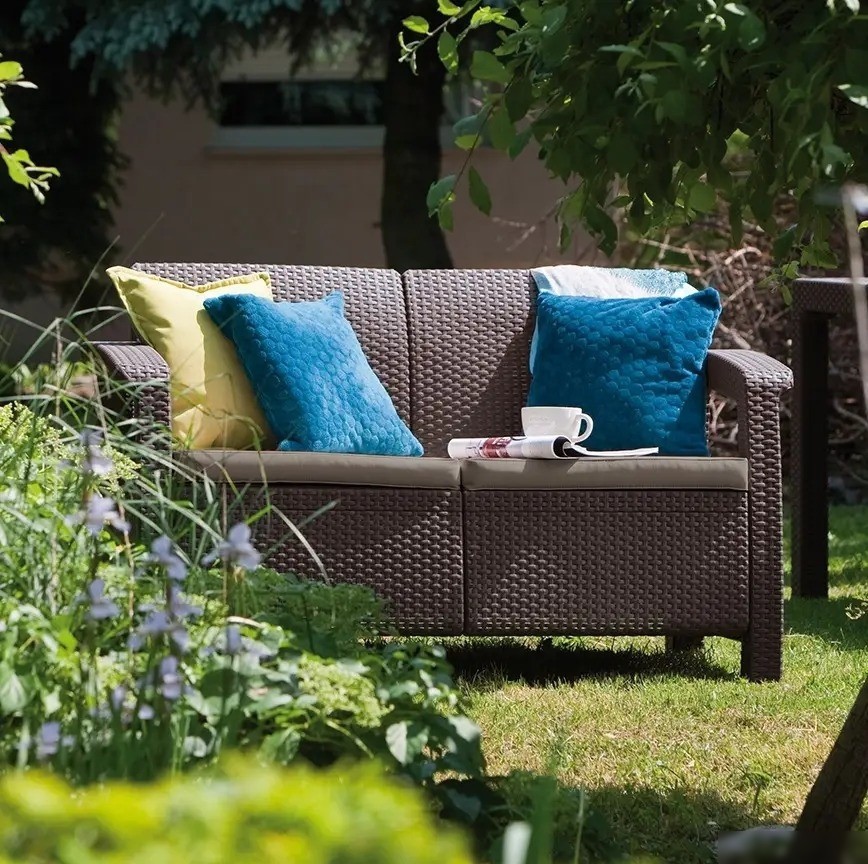 Садовый диван Keter Corfu II Love Seat 258946 (коричневый)