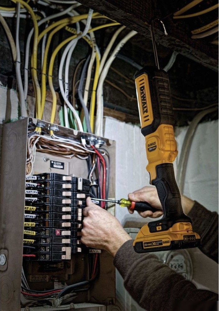 Фонарь DeWalt DCL050-XJ (без АКБ)