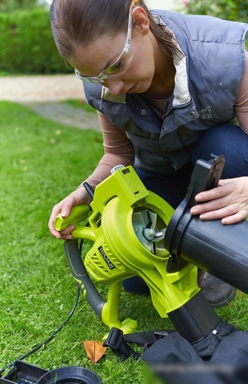 Ручная воздуходувка Ryobi RBV3000CSV