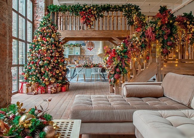 Ель Max Christmas Версальская ЕСВ 21 (2.1м, подставка металл)