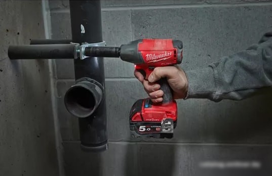 Ударный гайковерт Milwaukee M18 ONEIWF12-0X Fuel 4933459198 (без АКБ, кейс)