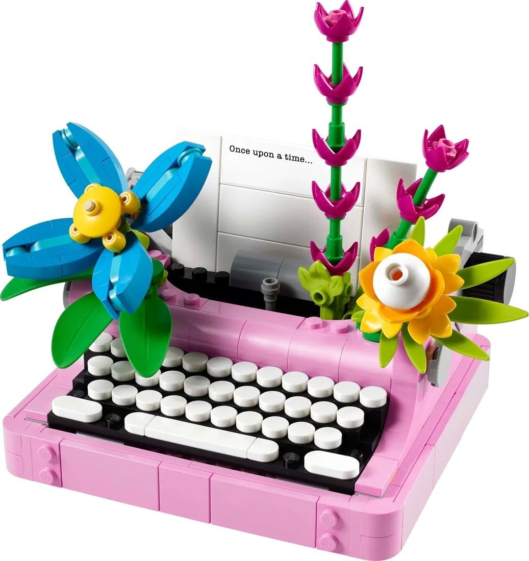 Конструктор LEGO Creator 3 в 1 31169 Пишущая машинка с цветами