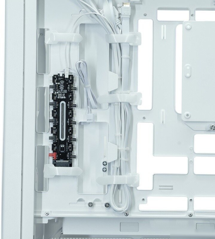 Корпус XASTRA A700 7ARGB-C10-UC (белый)