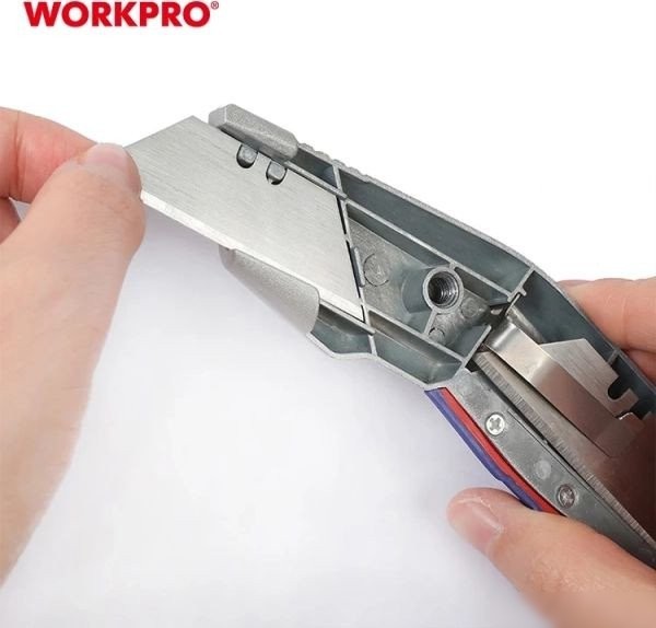 Нож строительный Workpro WP213013