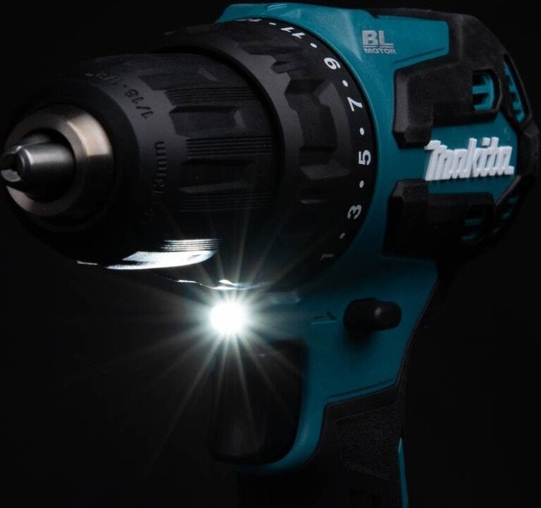 Дрель-шуруповерт Makita DDF490SFJ (с 2-мя АКБ, кейс)