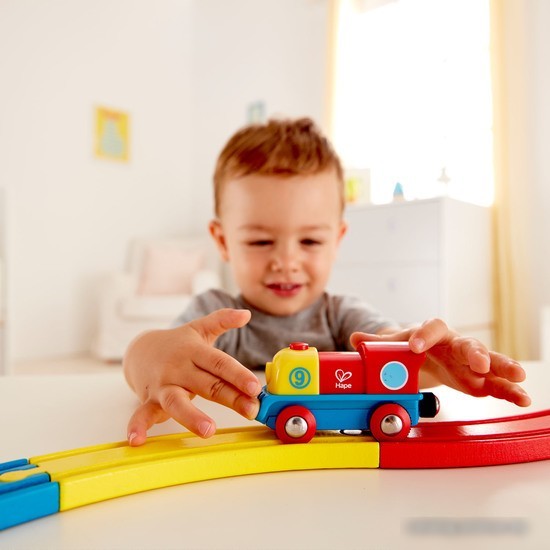Поезд Hape Маленький храбрый паровоз E3820