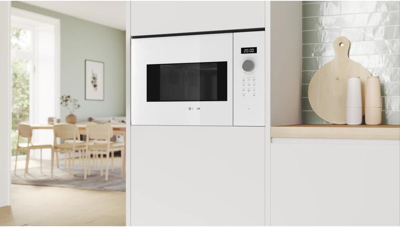 Микроволновая печь Bosch Serie 4 BFL524MW2