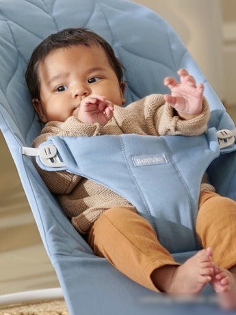 Шезлонг BabyBjorn Bliss Cotton Petal Quilt (голубой)