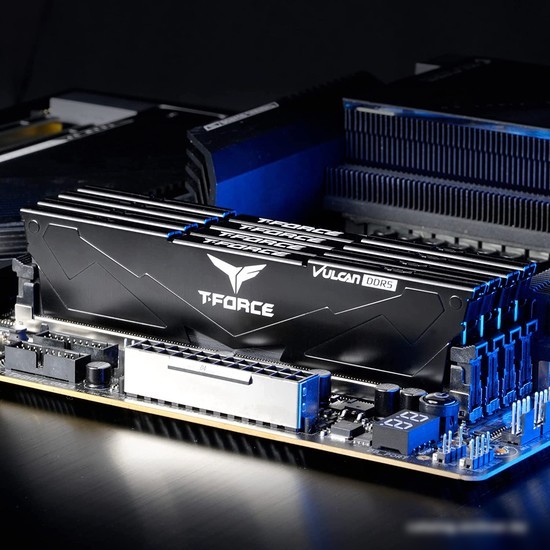 Оперативная память Team T-Force Vulcan 2x16ГБ DDR5 6000 МГц FLBD532G6000HC38ADC01