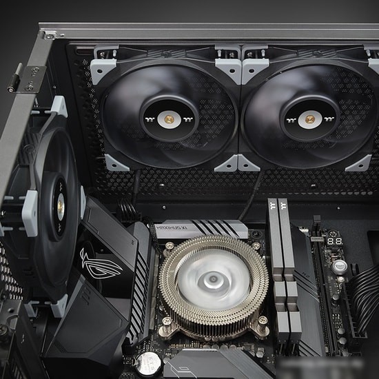 Вентилятор для корпуса Thermaltake ToughFan 12 CL-F117-PL12BL-A