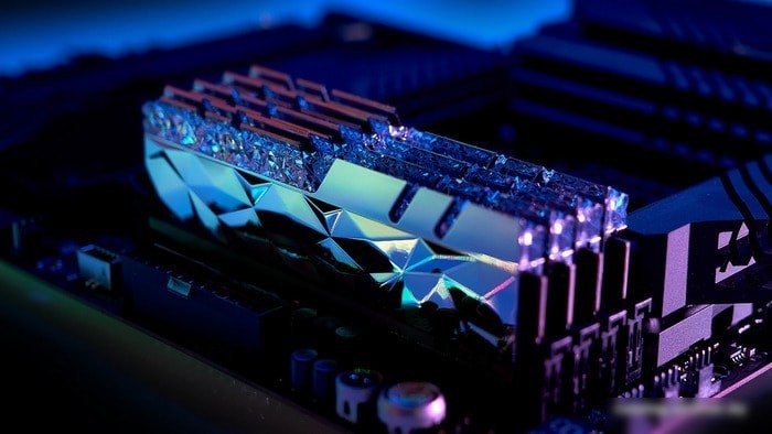 Оперативная память G.Skill Trident Z Royal Elite 2x16GB PC4-28800 F4-3600C16D-32GTESC