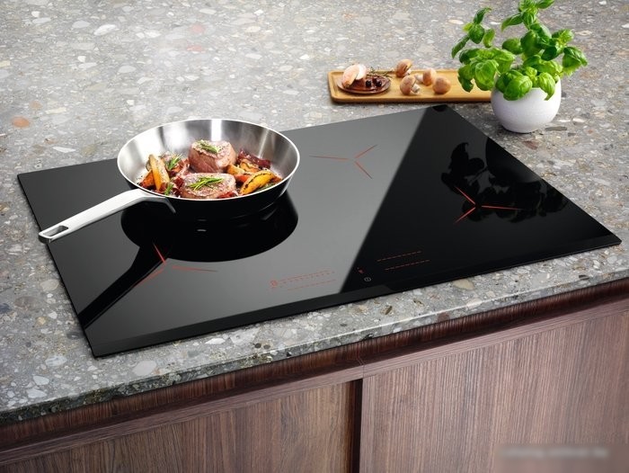 Варочная панель Electrolux EIP8146