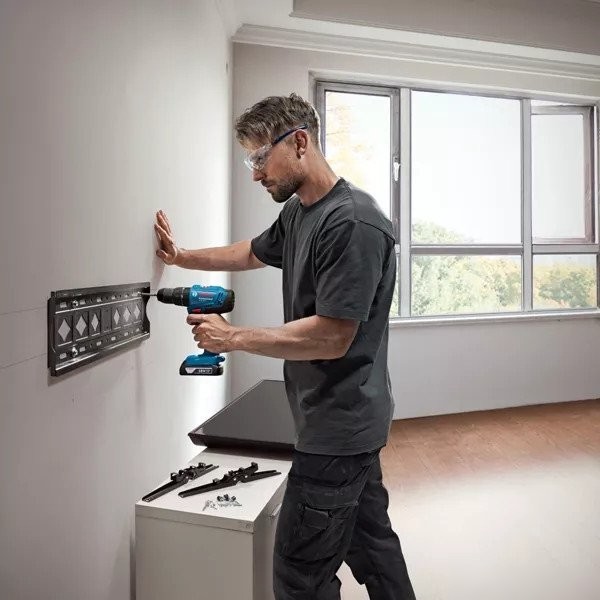 Ударная дрель-шуруповерт Bosch GSB 183-LI Professional 06019K9100 (с 2-мя АКБ, кейс)