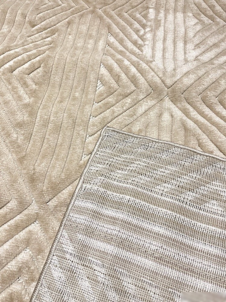 Ковер для жилой комнаты Valentis Juno E906AP-BEIGE (1x2)