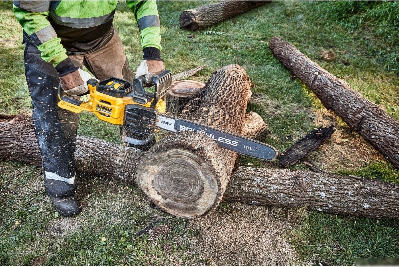 Аккумуляторная пила DeWalt DCMCS575X1 (с 1-им АКБ)