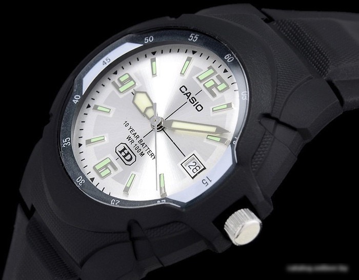Наручные часы Casio MW-600F-7A