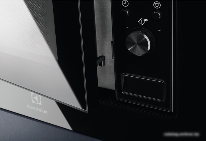 Микроволновая печь Electrolux LMS2203EMX
