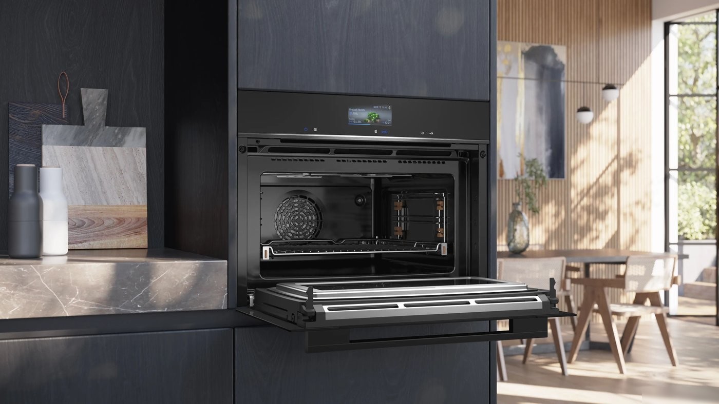 Электрический духовой шкаф Siemens iQ700 CM776GKB1