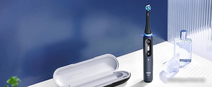 Электрическая зубная щетка Oral-B iO 7 (черный)