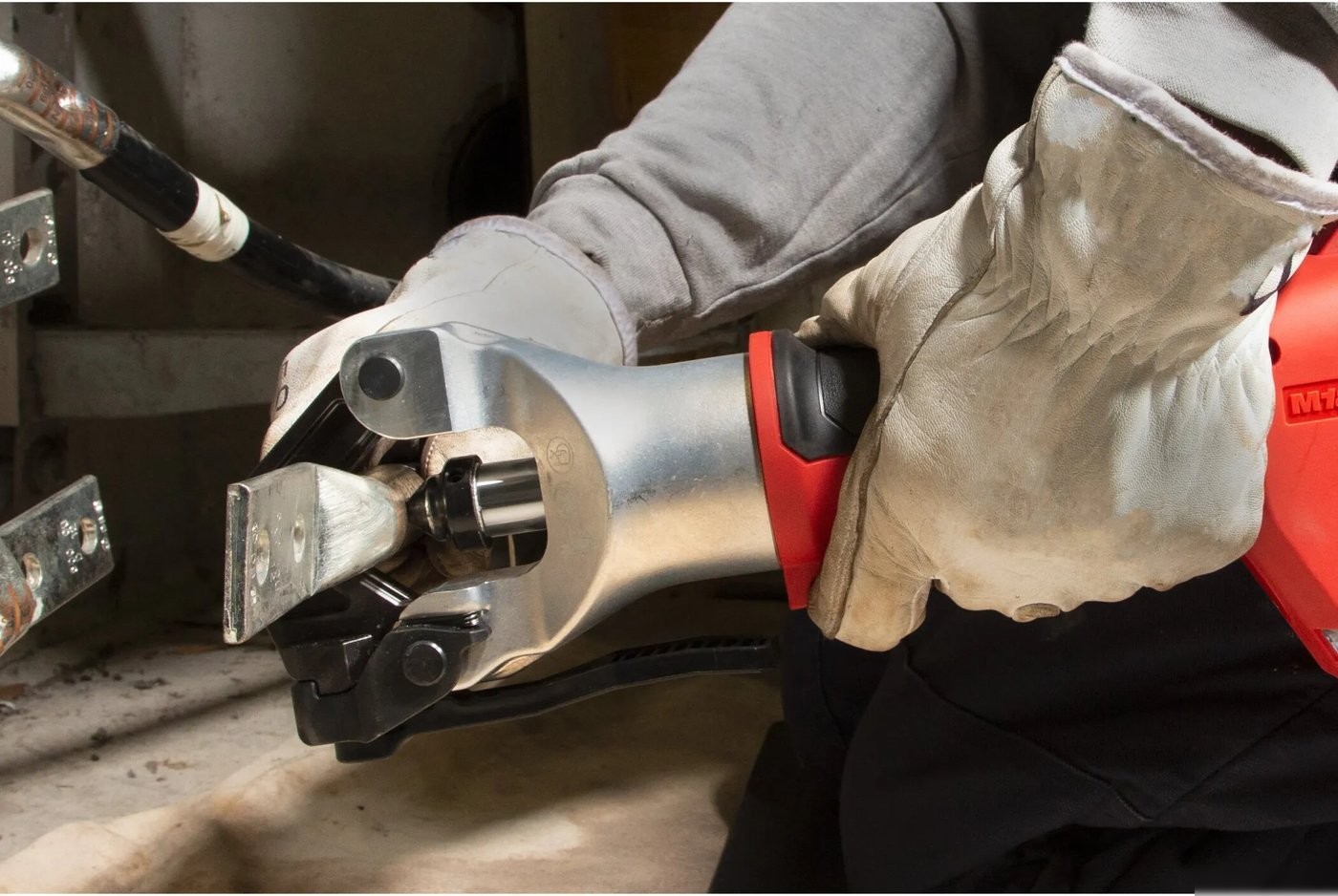 Кримпер Milwaukee M18 HDCT-202C 4933471950 (с 2-мя АКБ, кейс)