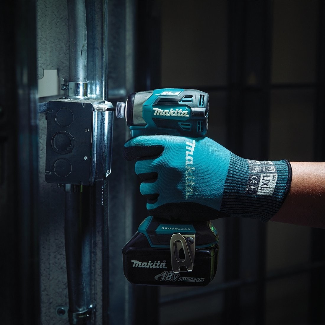 Винтоверт Makita DTD173Z (без АКБ)