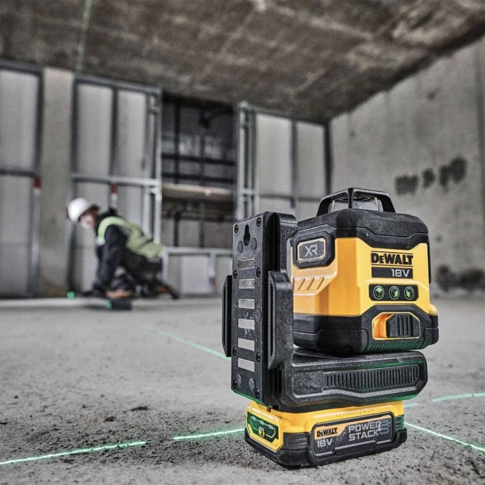Лазерный нивелир DeWalt DCLE34031D1 (с 1-им АКБ, кейс)