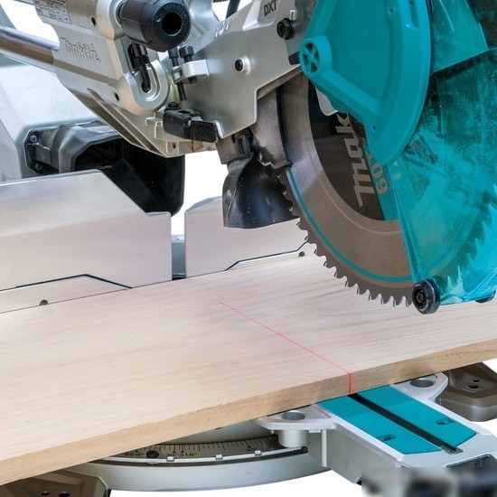 Торцовочная пила Makita LS1219