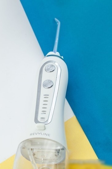 Ирригатор Revyline RL 450 (белый)