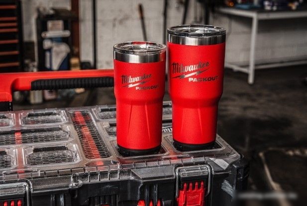 Термокружка Milwaukee Packout 0.887л (красный)