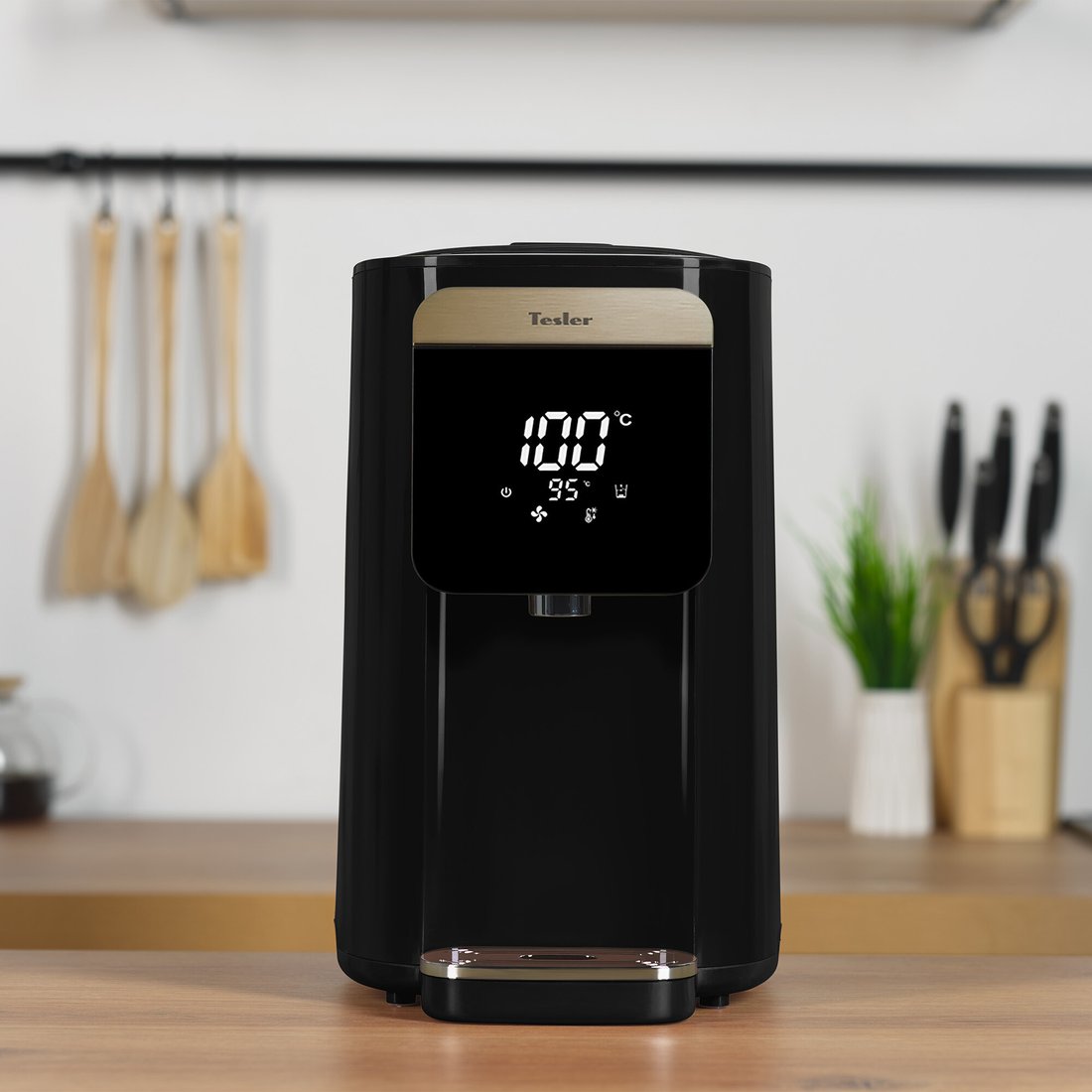 Термопот Tesler TP-5045 (черный)