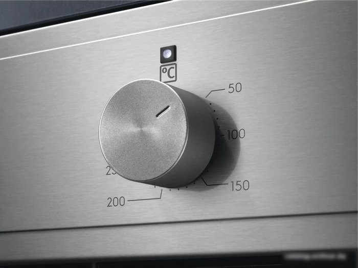Электрический духовой шкаф Electrolux SurroundCook 600 EOF3H00BX