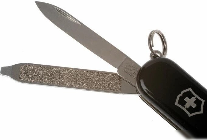 Нож-брелок Victorinox Classic SD 0.6223.3G