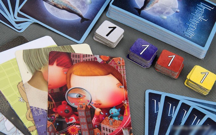 Настольная игра Cosmodrome Games Имаджинариум "Детство"