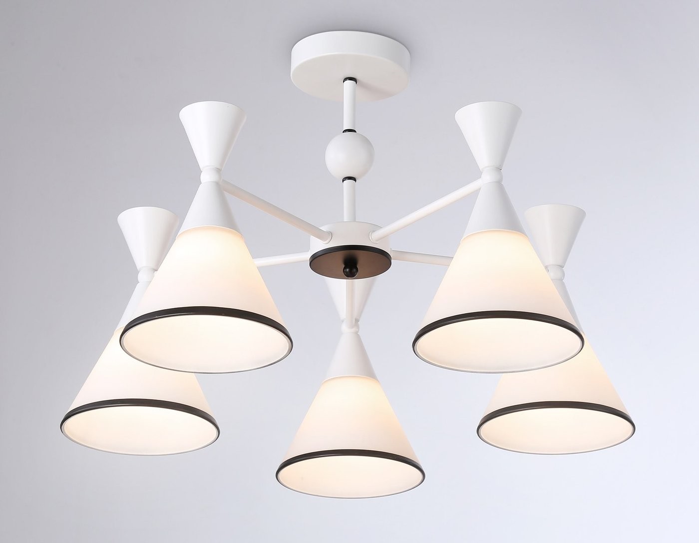 Припотолочная люстра Ambrella Traditional TR3165/5 WH/BK (белый/черный)