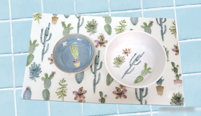 Коврик под миску TarHong Cactus (белый с рисунком)