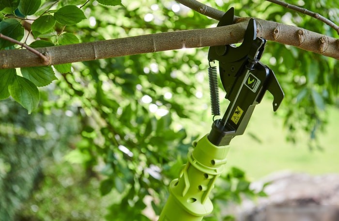 Секатор Ryobi OLP1832BX (без АКБ)
