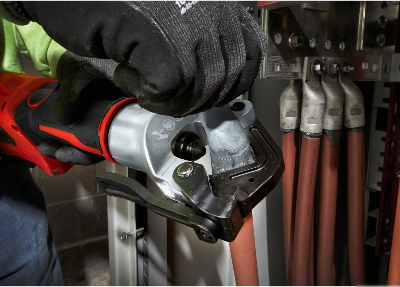 Кримпер Milwaukee M18 HDCT-202C 4933471950 (с 2-мя АКБ, кейс)