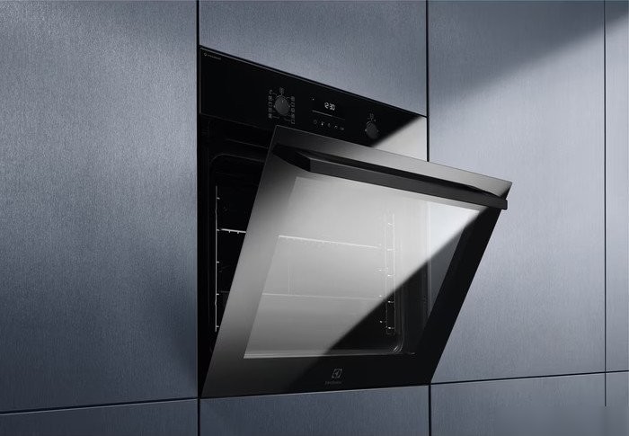 Электрический духовой шкаф Electrolux SteamBake 600 EOD6F77WZ