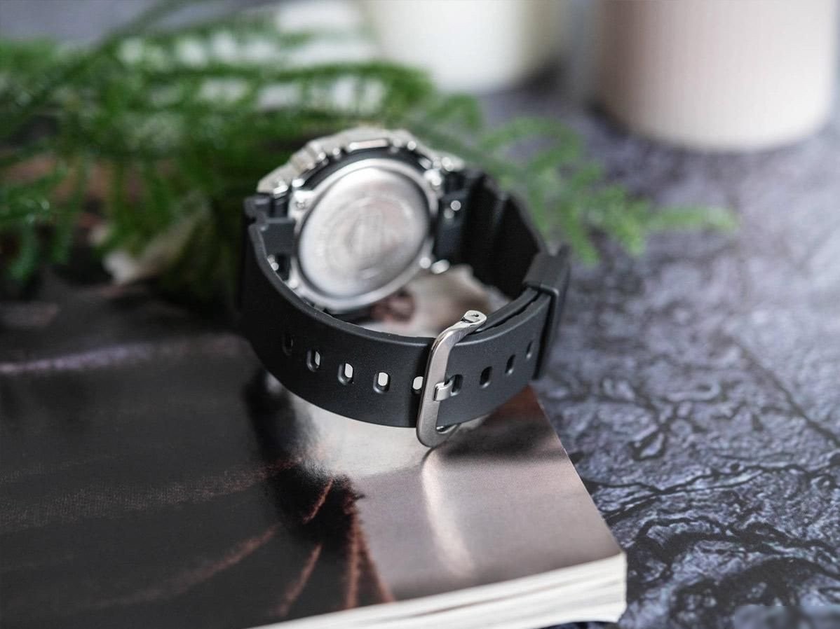 Наручные часы Casio GM-5600RW-1E