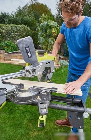 Торцовочная пила Ryobi R18MS216-0 (без АКБ)