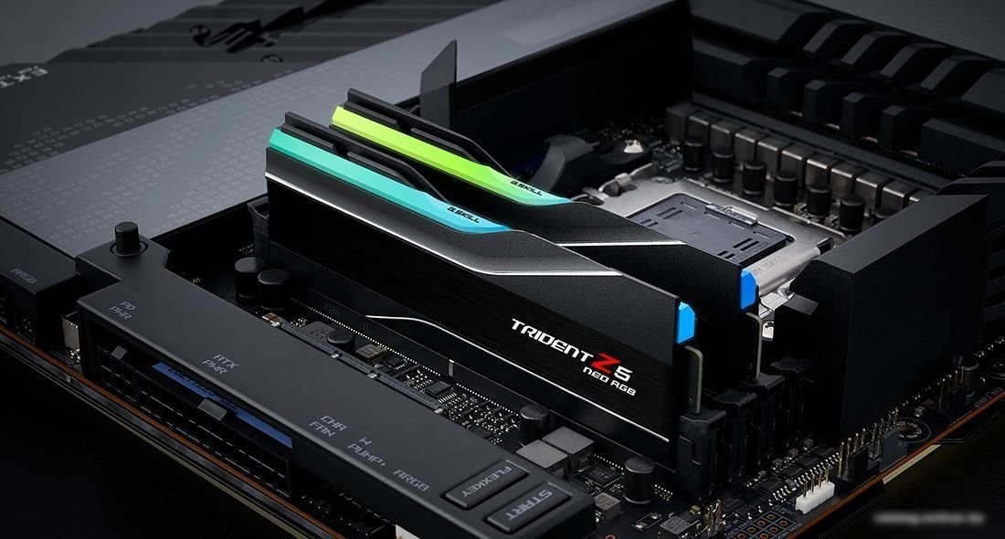 Оперативная память G.Skill Trident Z5 Neo RGB 2x64ГБ DDR5 6000 МГц F5-6000J3644D64GX2-TZ5NR