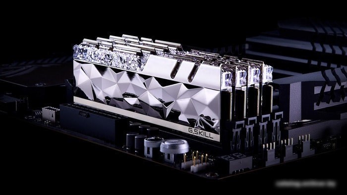Оперативная память G.Skill Trident Z Royal Elite 2x16GB PC4-28800 F4-3600C16D-32GTESC