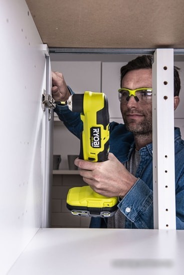 Угловая дрель Ryobi RAD18C-0 5133004949 (без АКБ)