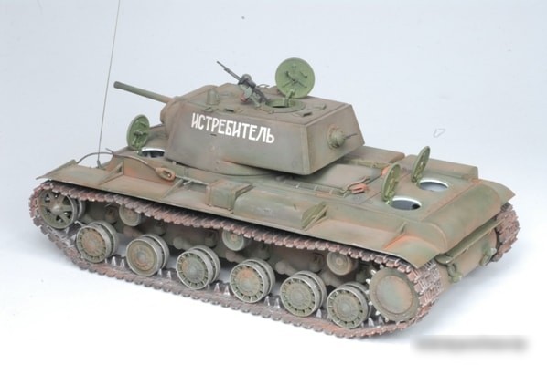 Сборная модель Звезда Советский танк КВ-1