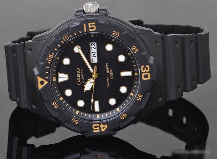 Наручные часы Casio MRW-200H-1E