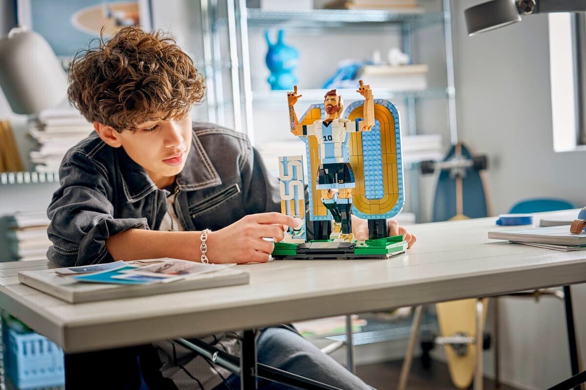 Конструктор LEGO Editions 43015 Лионель Месси – легенда футбола