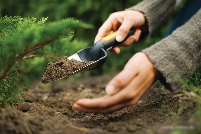 Совок Fiskars Premium 1000726