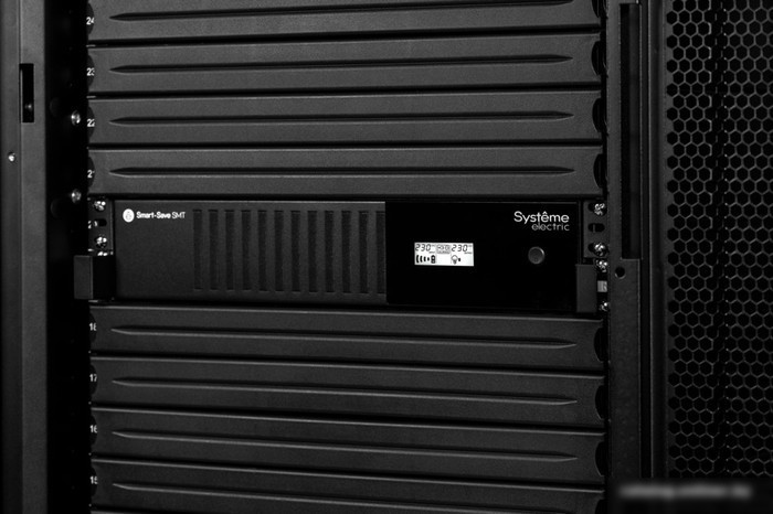 Источник бесперебойного питания Systeme Electric SMTSE1000RMI2U