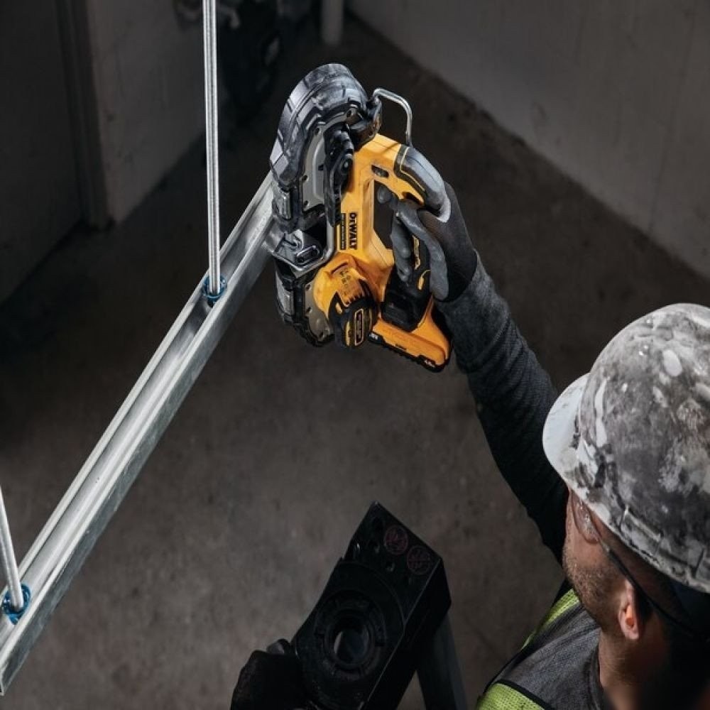 Ленточная пила DeWalt DCS377NT (без АКБ)