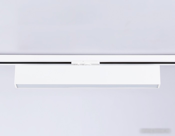 Трековый светильник Ambrella GL6769 WH (белый)